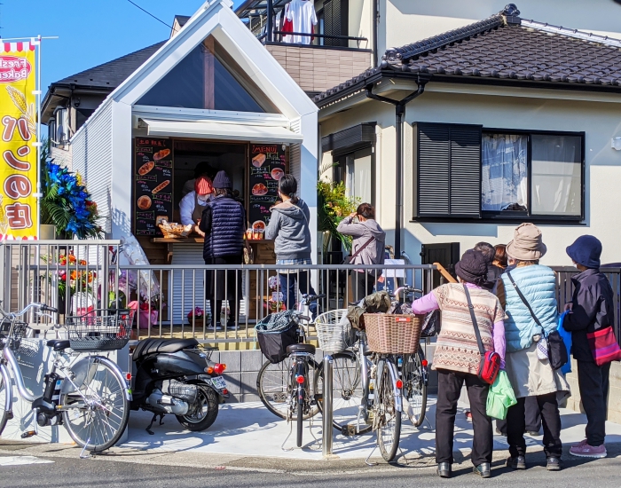 ふわふわもちもちの高級食パンが食べられる！新座の「BANJIRO」 - My Town 東上線!